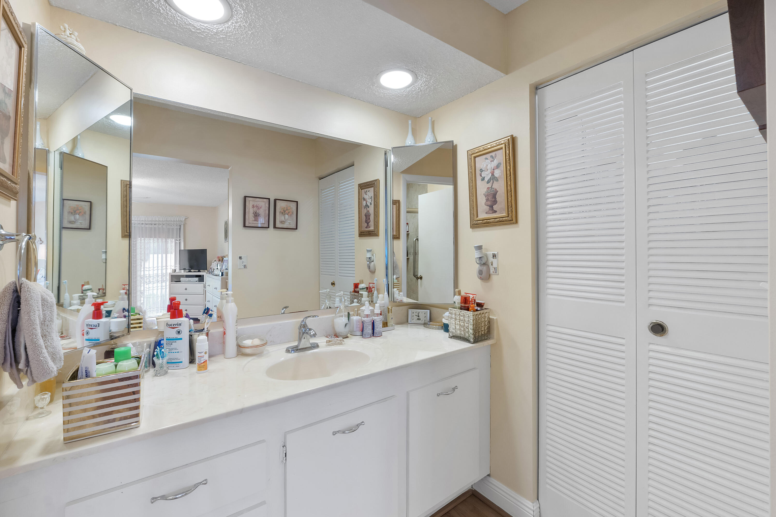 21566 Coronado Avenue Boca Raton, FL 33433 - Photo 14 of 38 21566 Coronado Ave_016