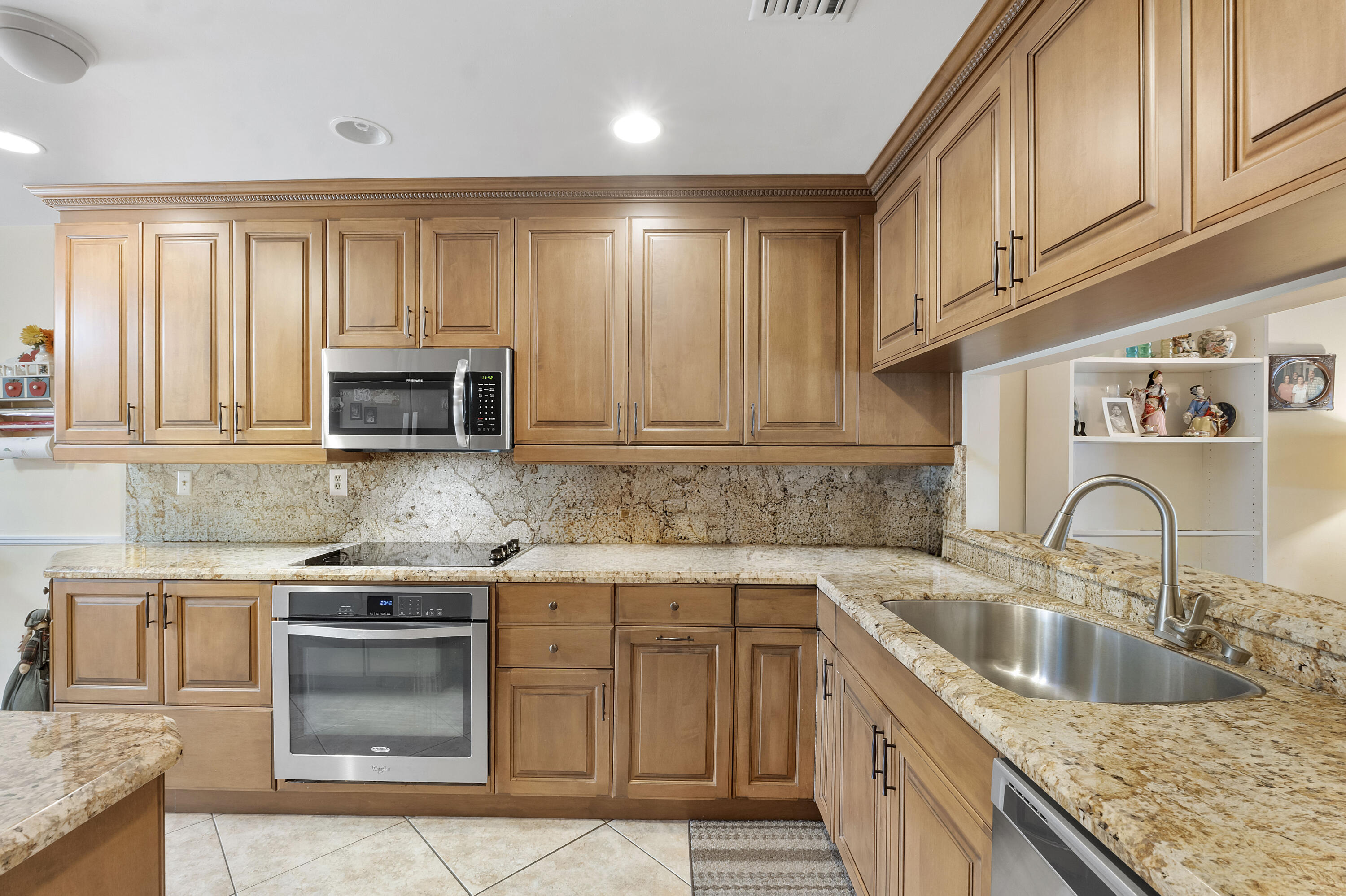 21566 Coronado Avenue Boca Raton, FL 33433 - Photo 27 of 38 21566 Coronado Ave_010