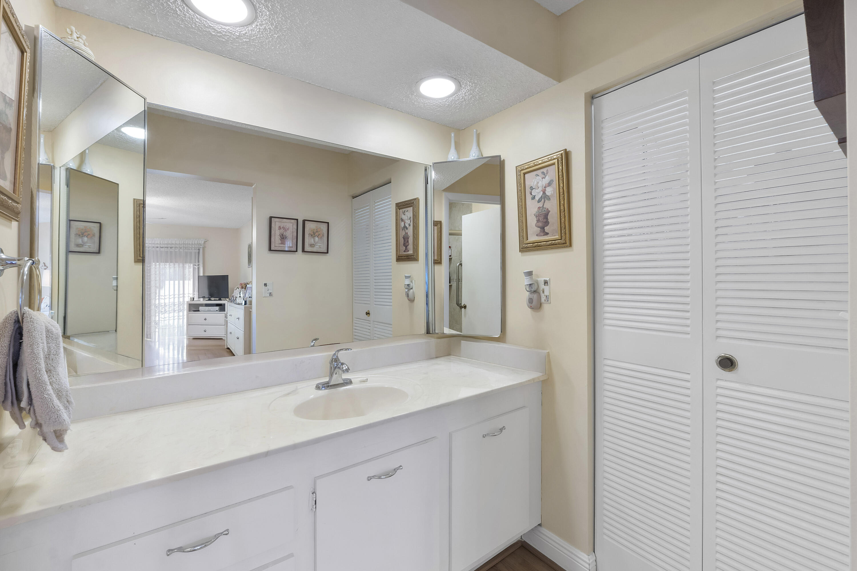 21566 Coronado Avenue Boca Raton, FL 33433 - Photo 33 of 38 21566 Coronado Ave_016