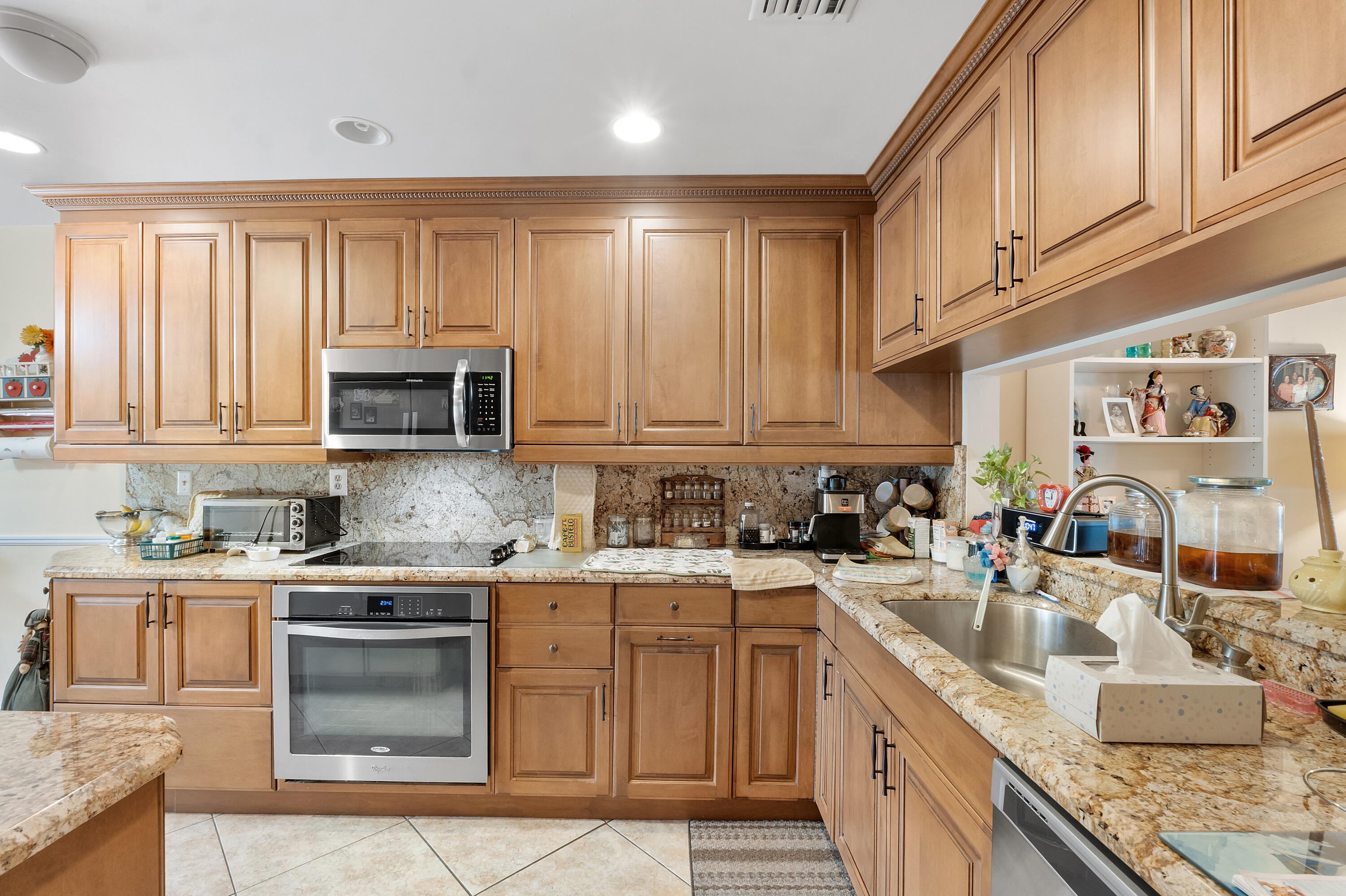 21566 Coronado Avenue Boca Raton, FL 33433 - Photo 8 of 38 21566 Coronado Ave_010