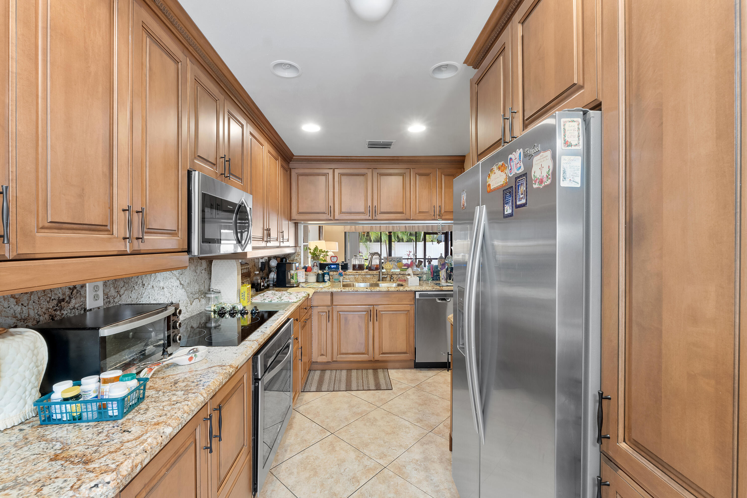 21566 Coronado Avenue Boca Raton, FL 33433 - Photo 9 of 38 21566 Coronado Ave_011