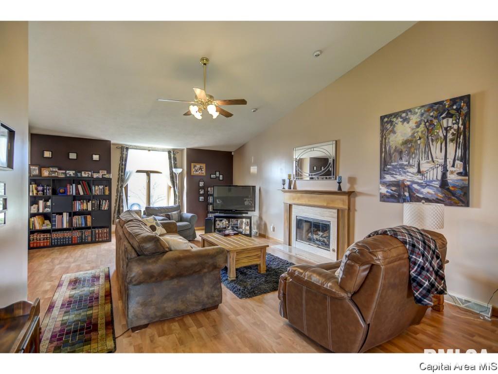 1219 Christopher Lane Springfield, IL 62712 - Photo 11 of 36