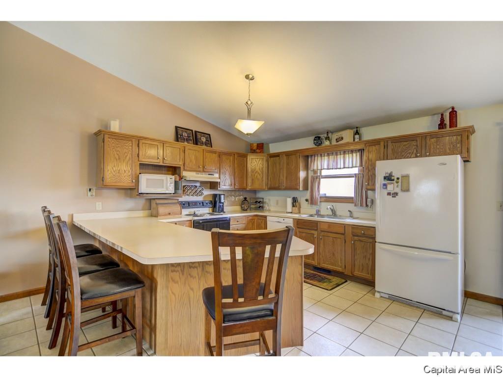 1219 Christopher Lane Springfield, IL 62712 - Photo 5 of 36