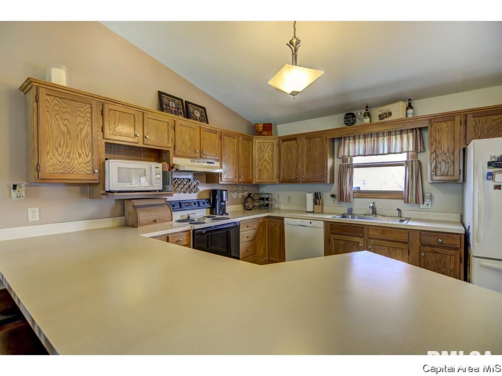1219 Christopher Lane Springfield, IL 62712 - Photo 6 of 36