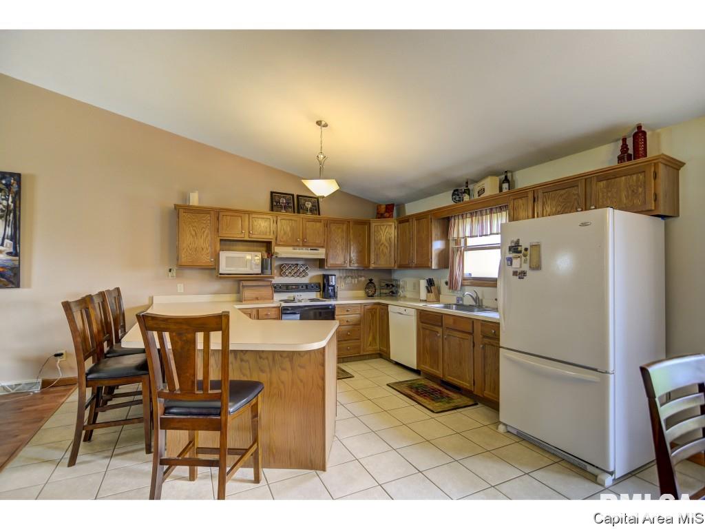 1219 Christopher Lane Springfield, IL 62712 - Photo 8 of 36