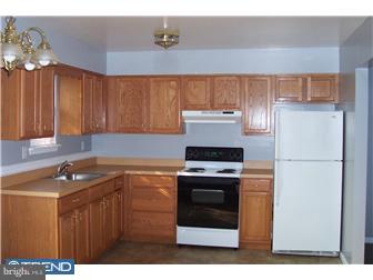 83 Edinshire Road Sicklerville, NJ 08081 - Photo 2 of 8 Kitchen