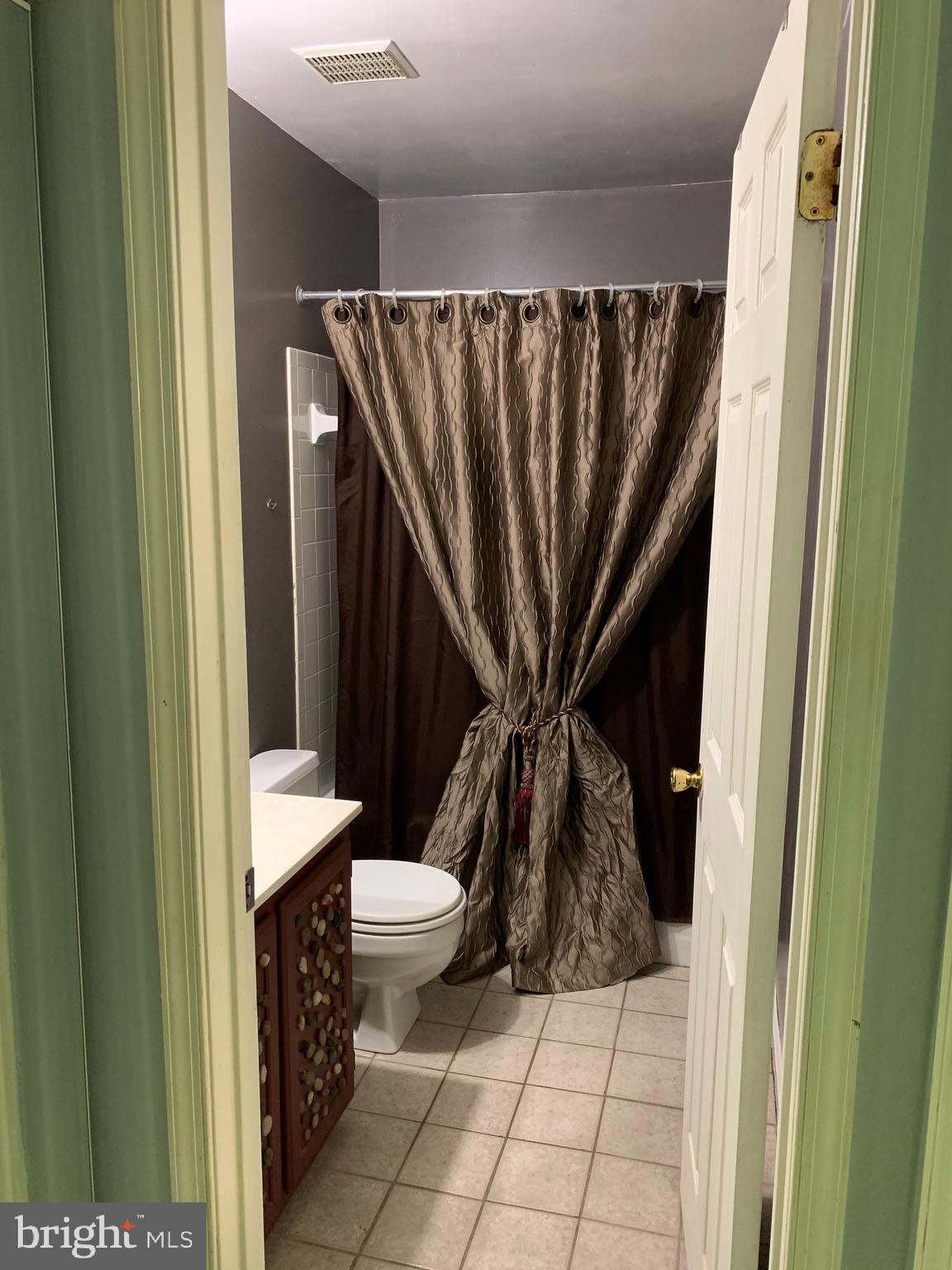 8538 Ritchboro Road District Heights, MD 20747 - Photo 12 of 19 2nd level Bath