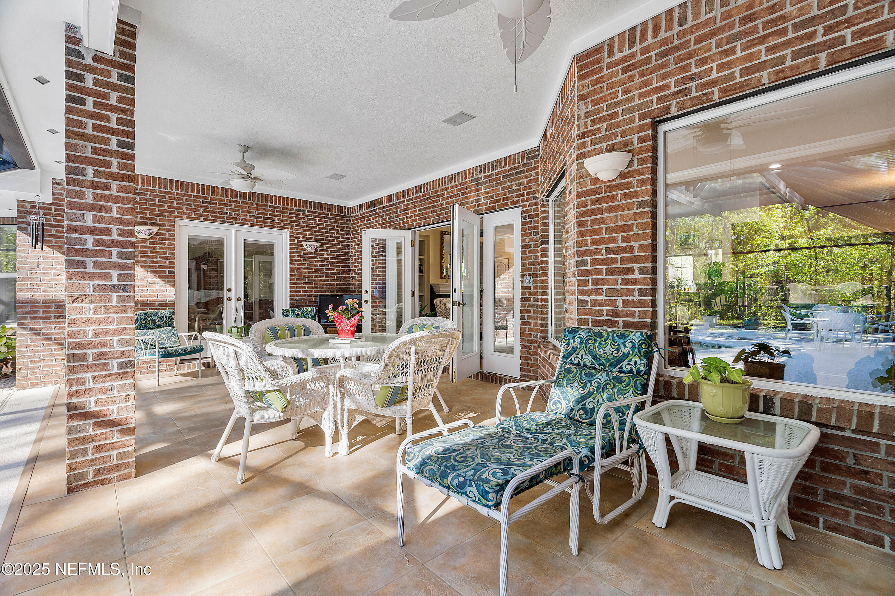 2688 Seneca Drive St. Johns, FL 32259 - Photo 37 of 62 a dining room with furniture and a potted plant