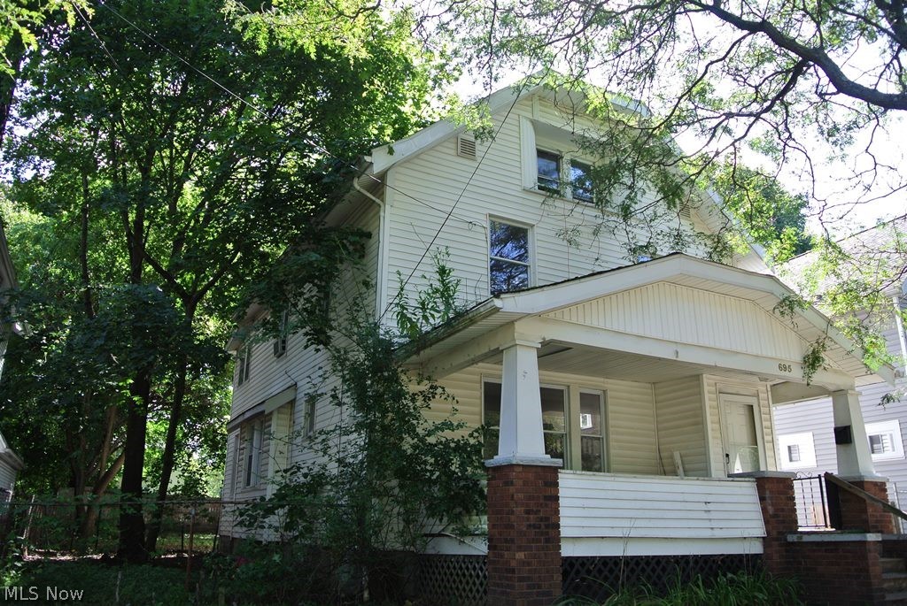 695 Aberdeen Street Akron, OH 44310 - Photo 2 of 25