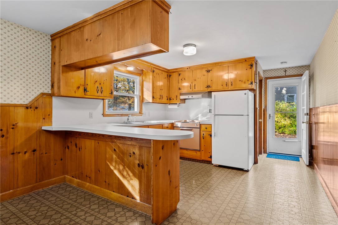 149 Stillwater Road Smithfield, RI 02917 - Photo 16 of 29
