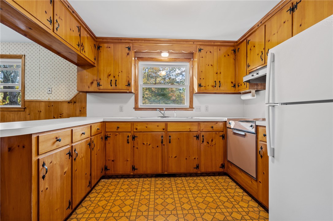 149 Stillwater Road Smithfield, RI 02917 - Photo 18 of 29