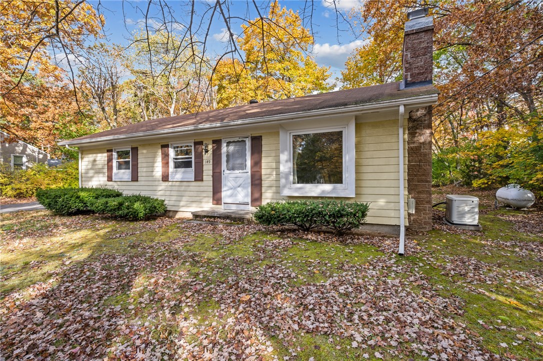 149 Stillwater Road Smithfield, RI 02917 - Photo 4 of 29