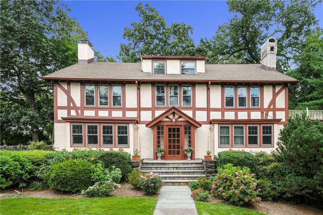 Welcome to 18 Circle Road