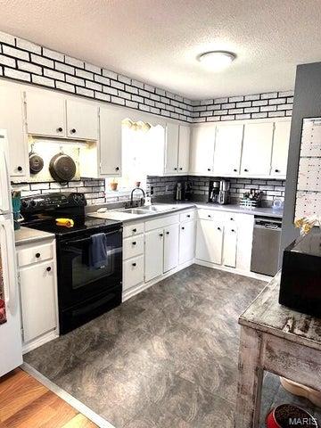 228 Sharp Street Mountain View, MO 65548 - Photo 6 of 17