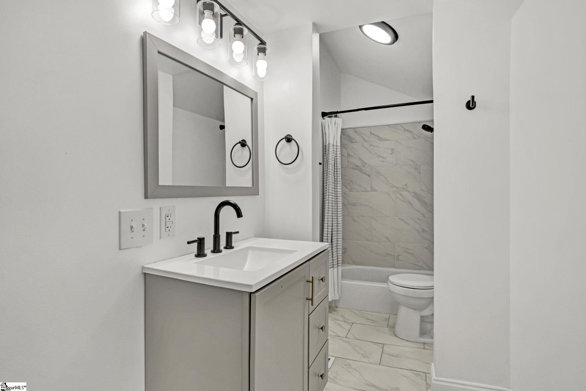57 East 7th Street Greenville, SC 29611 - Photo 8 of 44