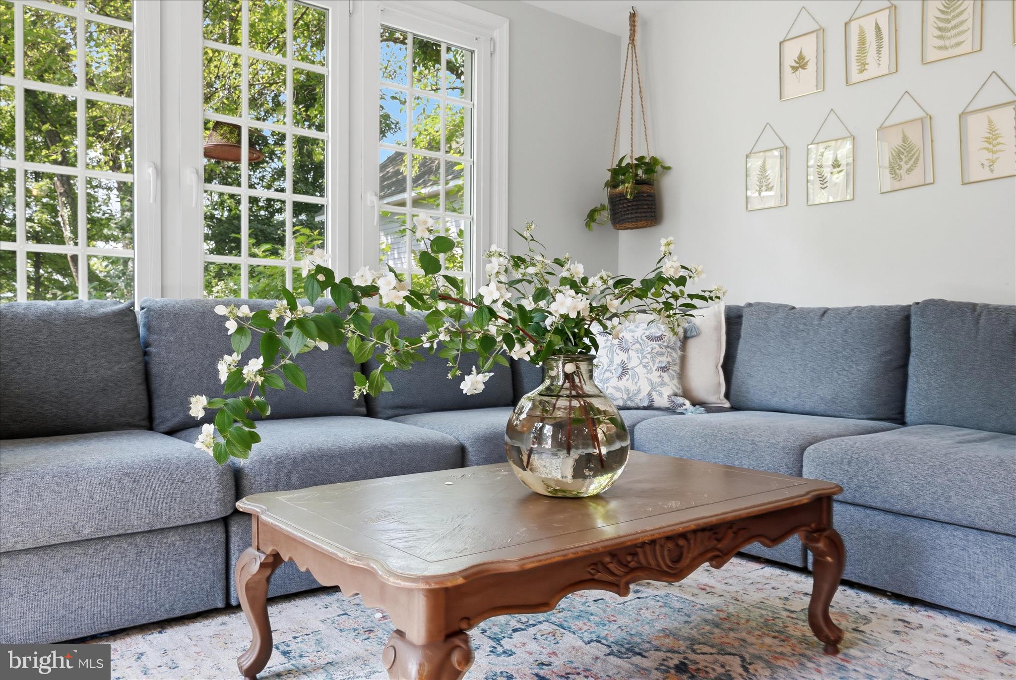 405 Edwards Ferry Road Northeast Leesburg, VA 20176 - Photo 24 of 95 Sitting Area