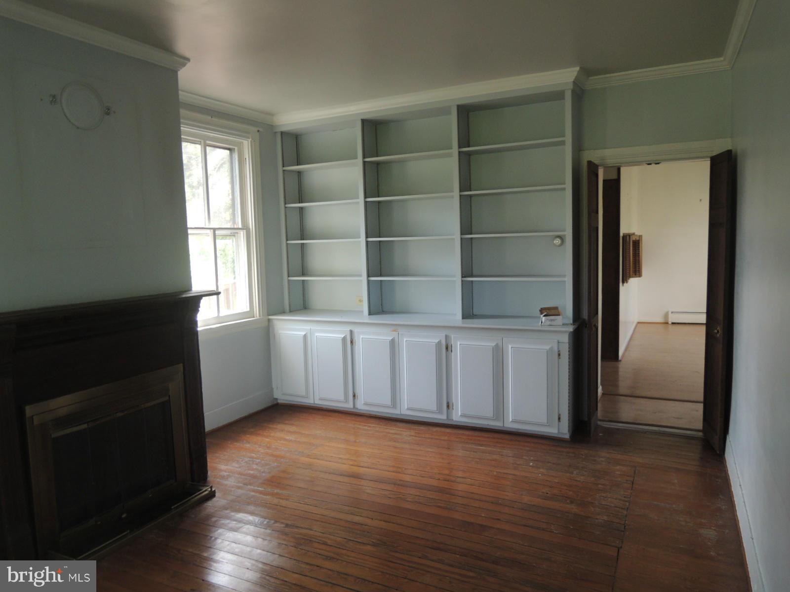 36915 Gaver Mill Road Purcellville, VA 20132 - Photo 13 of 30 Living Room