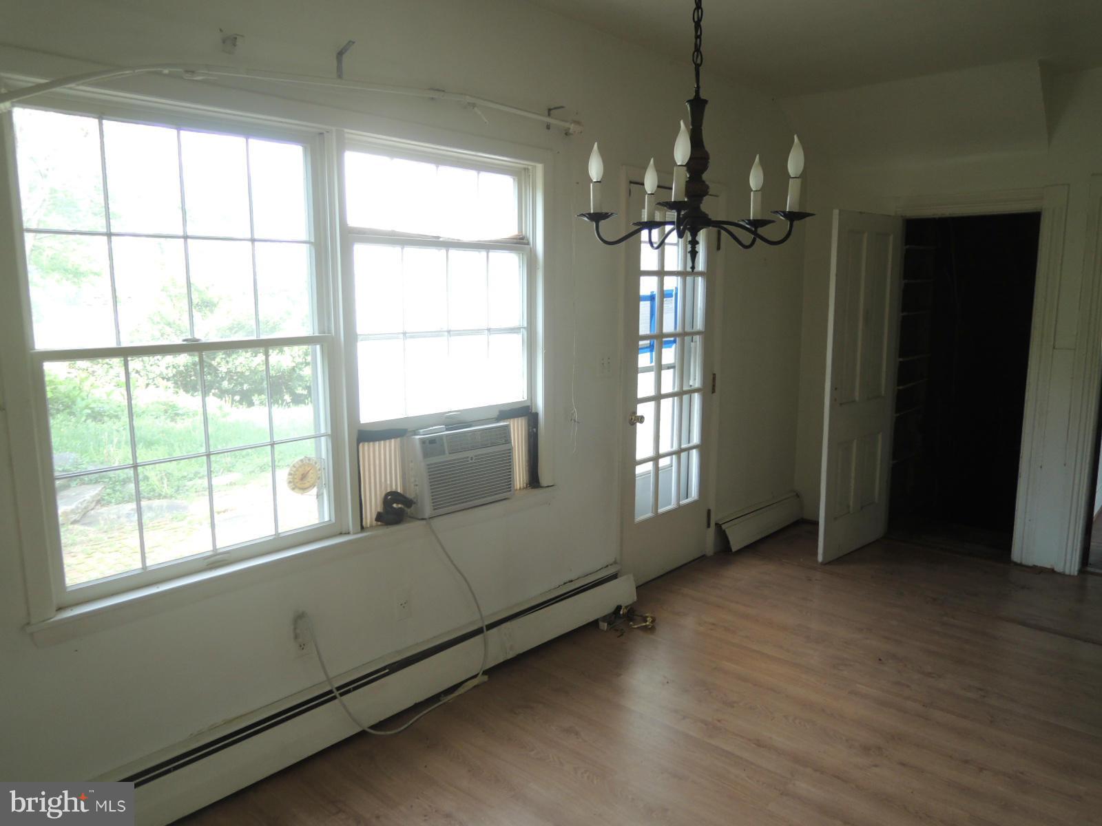 36915 Gaver Mill Road Purcellville, VA 20132 - Photo 16 of 30 Dining Room