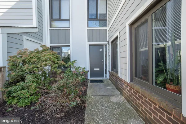 $3,295 | 1710 Oakwood Terrace, Unit 3B, Penn Valley, PA 19072