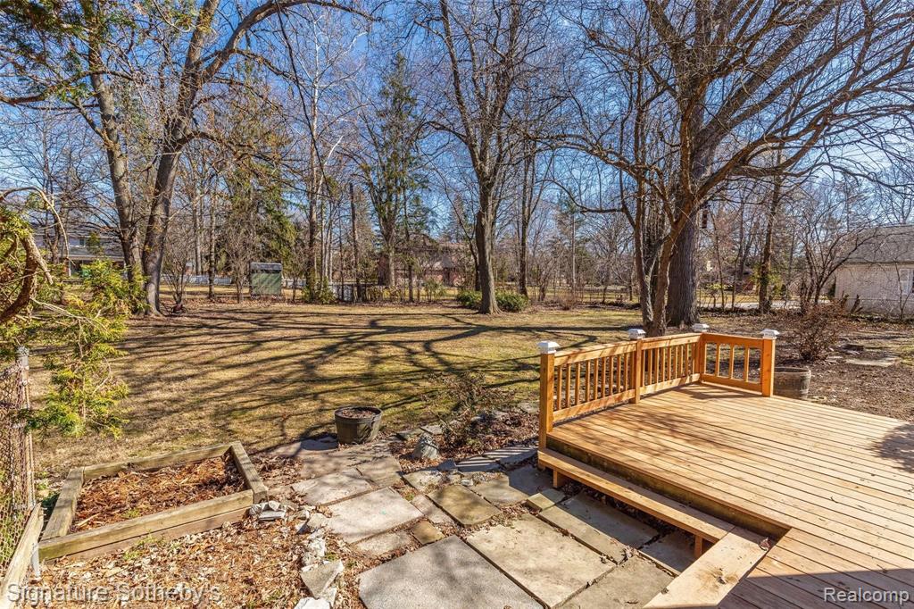 27634 Rackham Drive Lathrup Village, MI 48076 - Photo 27 of 41
