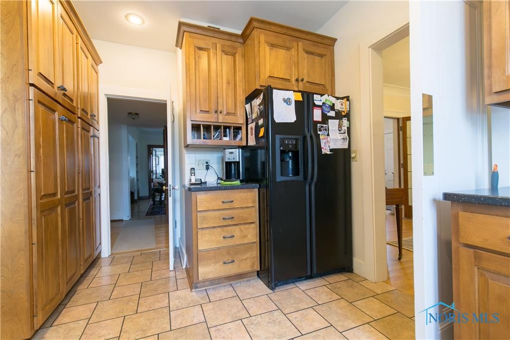 2041 Shenandoah Road Toledo, OH 43607 - Photo 4 of 22 Photo 7