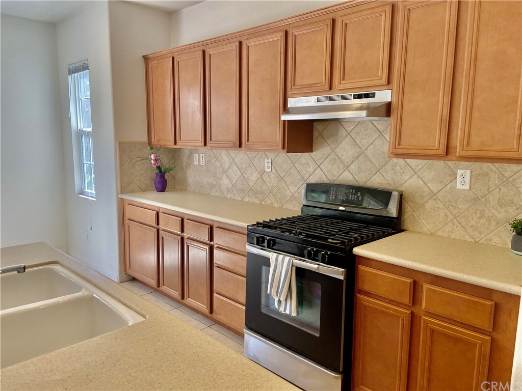 1770 Karley Way Riverside, CA 92501 - Photo 12 of 48