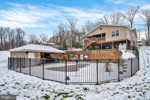 $425,000 | 11 Hillside Drive, Pine Grove, PA 17963
