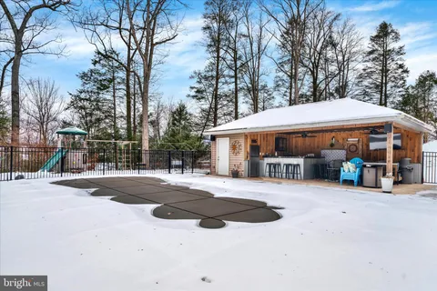 $425,000 | 11 Hillside Drive, Pine Grove, PA 17963