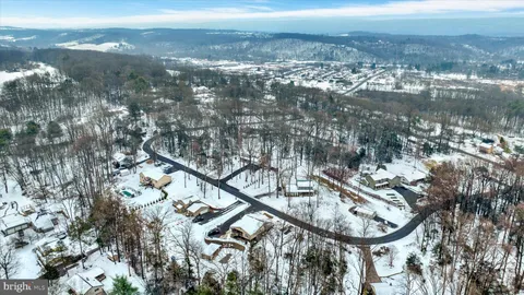 $425,000 | 11 Hillside Drive, Pine Grove, PA 17963