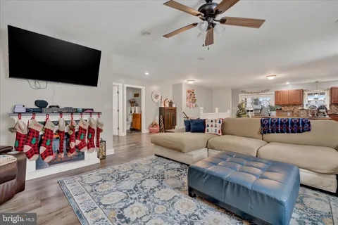 $425,000 | 11 Hillside Drive, Pine Grove, PA 17963