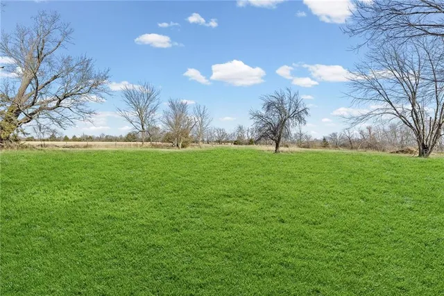 $357,500 | 7288 West 1800th Road, Parker, KS 66072