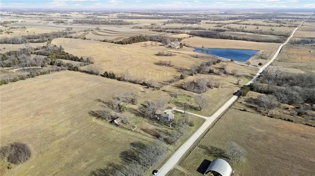$357,500 | 7288 West 1800th Road, Parker, KS 66072