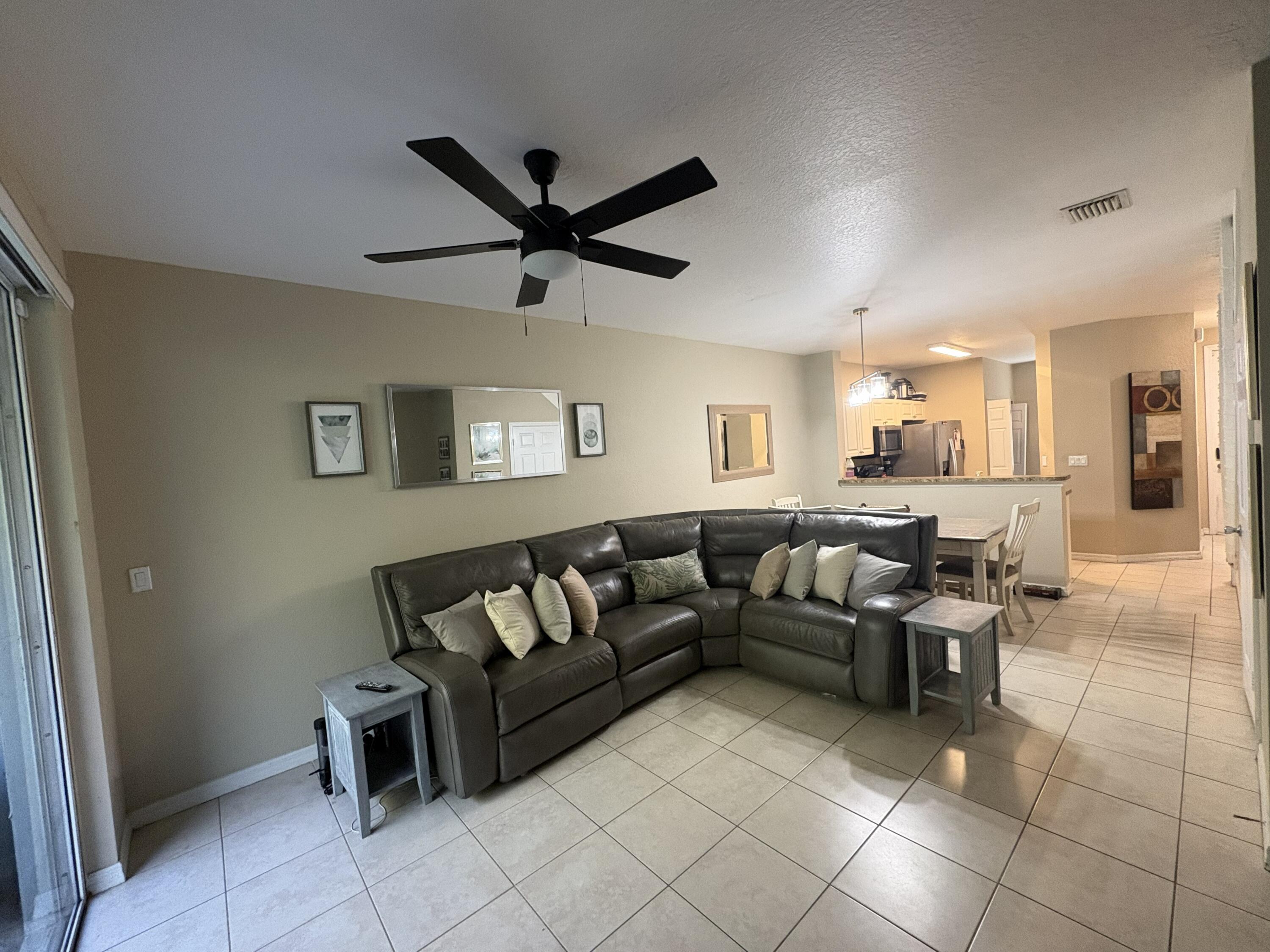 1966 Alamanda Way Riviera Beach, FL 33404 - Photo 6 of 25 Living Room