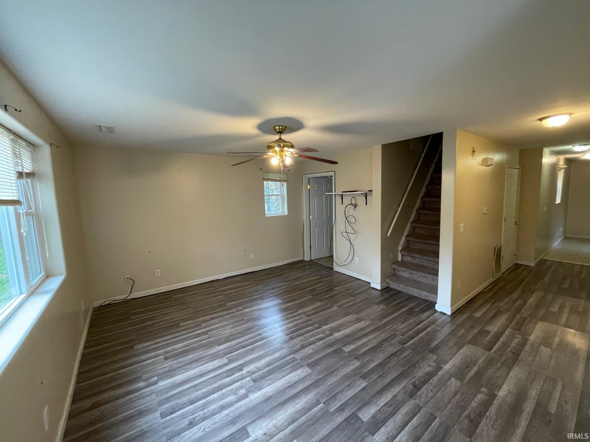213 Fulton Avenue Rochester, IN 46975 - Photo 3 of 13