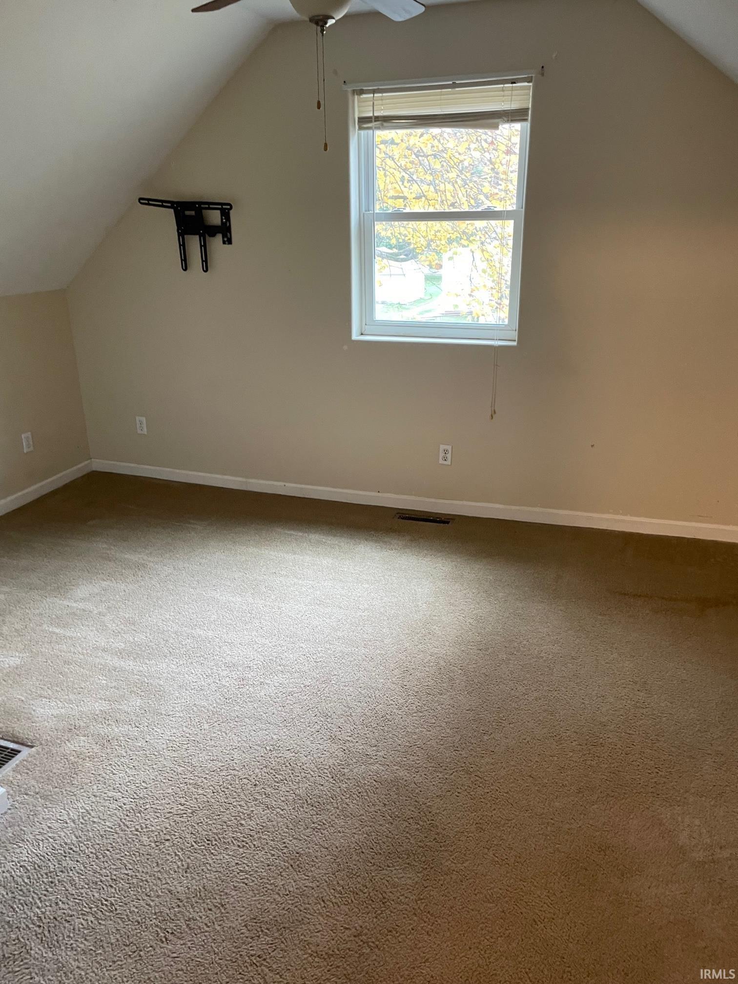 213 Fulton Avenue Rochester, IN 46975 - Photo 7 of 13
