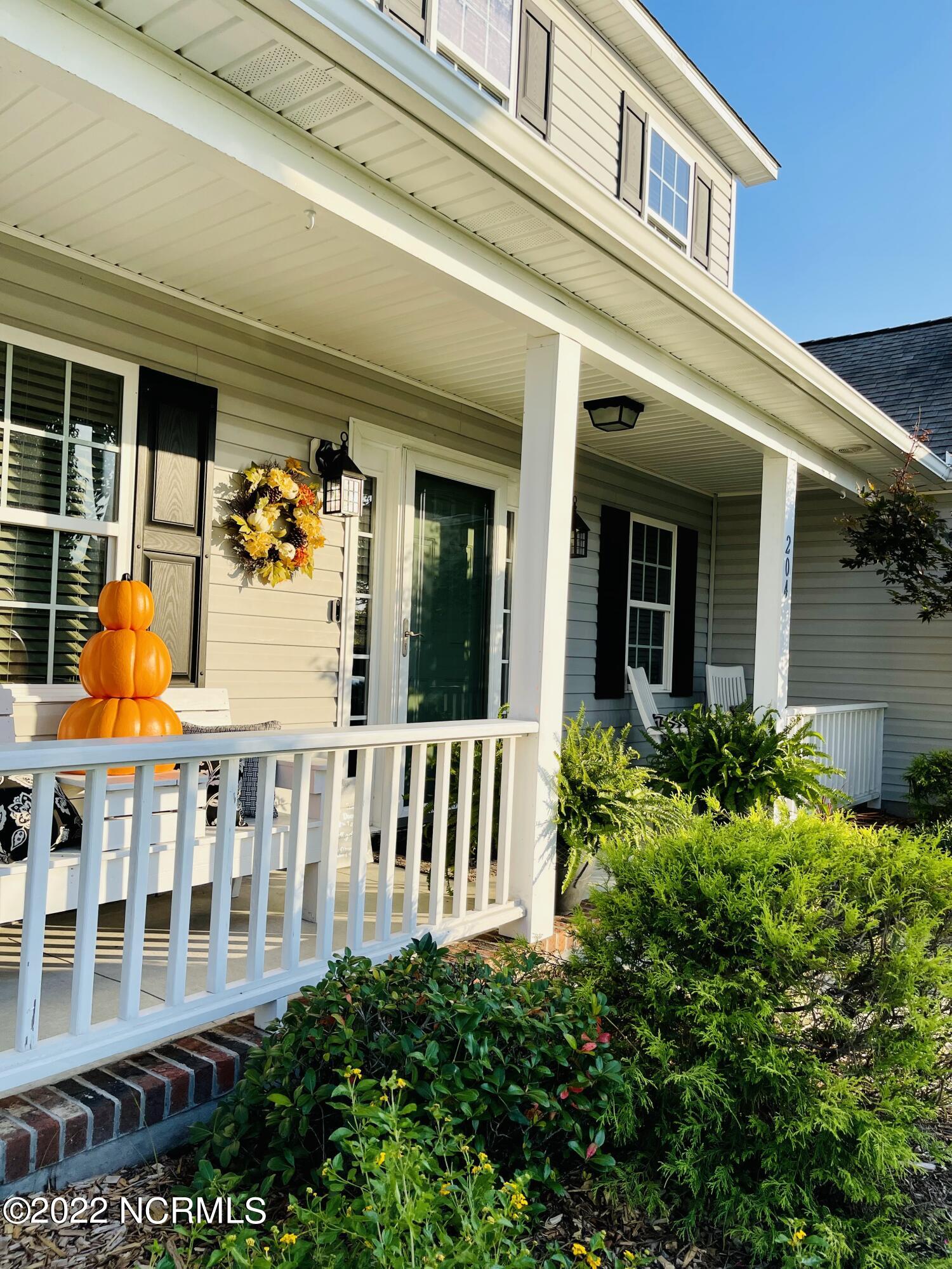 204 Rutledge Avenue Beaufort, NC 28516 - Photo 2 of 84 IMG_3196