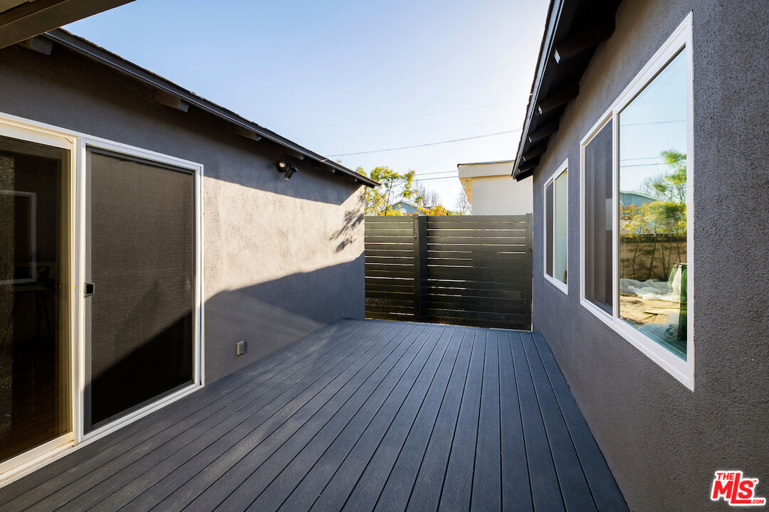 3381 Colbert Avenue Los Angeles, CA 90066 - Photo 22 of 24