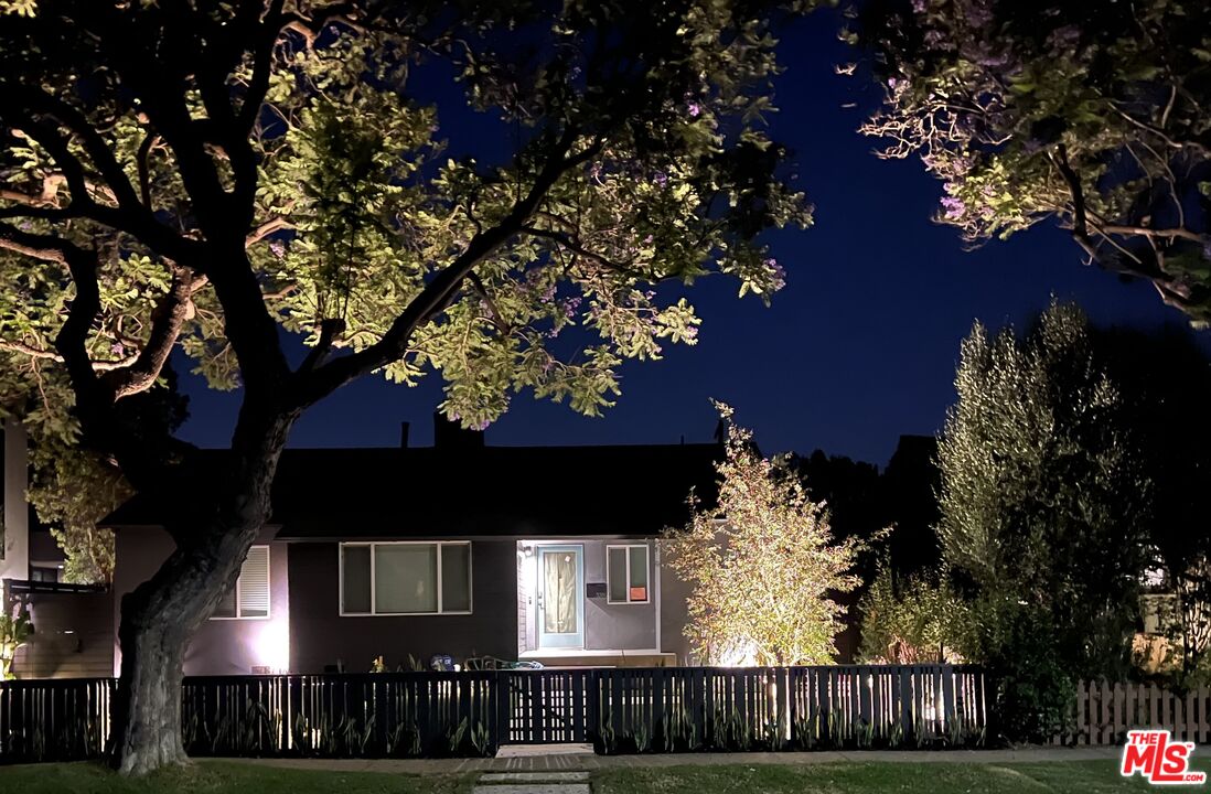 3381 Colbert Avenue Los Angeles, CA 90066 - Photo 24 of 24 a front view of a house