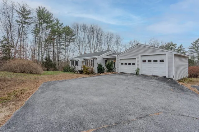 $499,900 | 141 Raymond Road, Deerfield, NH 03037