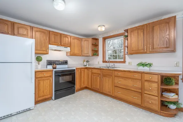 $499,900 | 141 Raymond Road, Deerfield, NH 03037