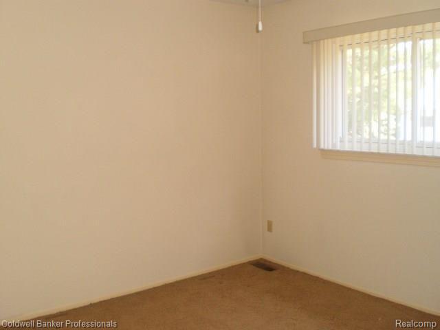 81 Manor Way, Unit 42 Rochester, MI 48309 - Photo 16 of 34 P6181035.JPG
