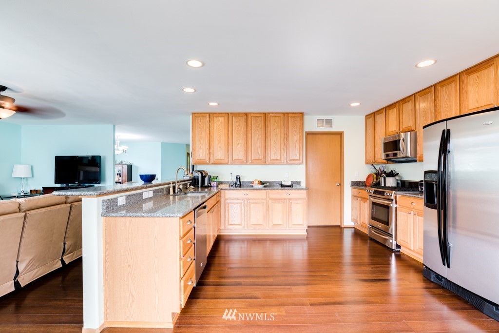 1324 191st Place Southeast Bothell, WA 98012 - Photo 9 of 25 Gallery Image 9