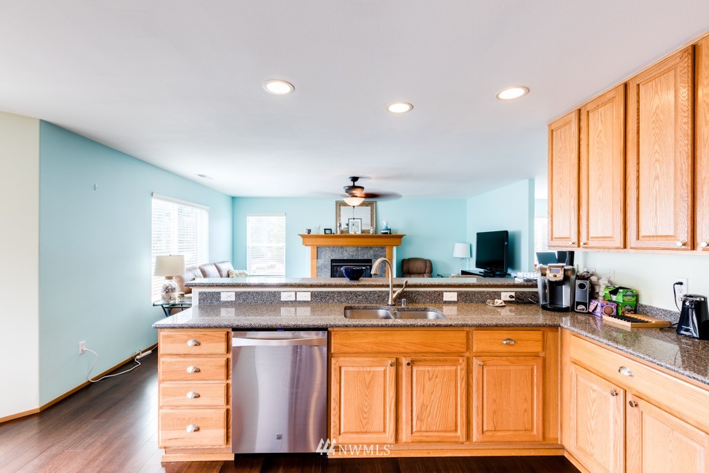 1324 191st Place Southeast Bothell, WA 98012 - Photo 10 of 25 Gallery Image 10