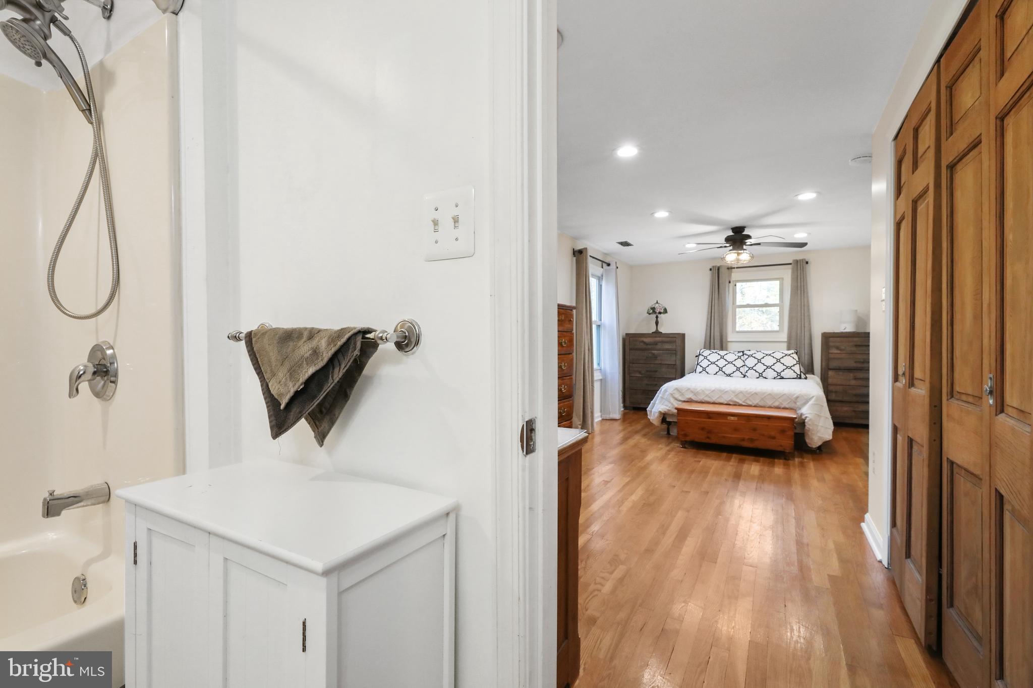 94 Skeet Road Medford, NJ 08055 - Photo 21 of 34 Primary Bedroom and bath