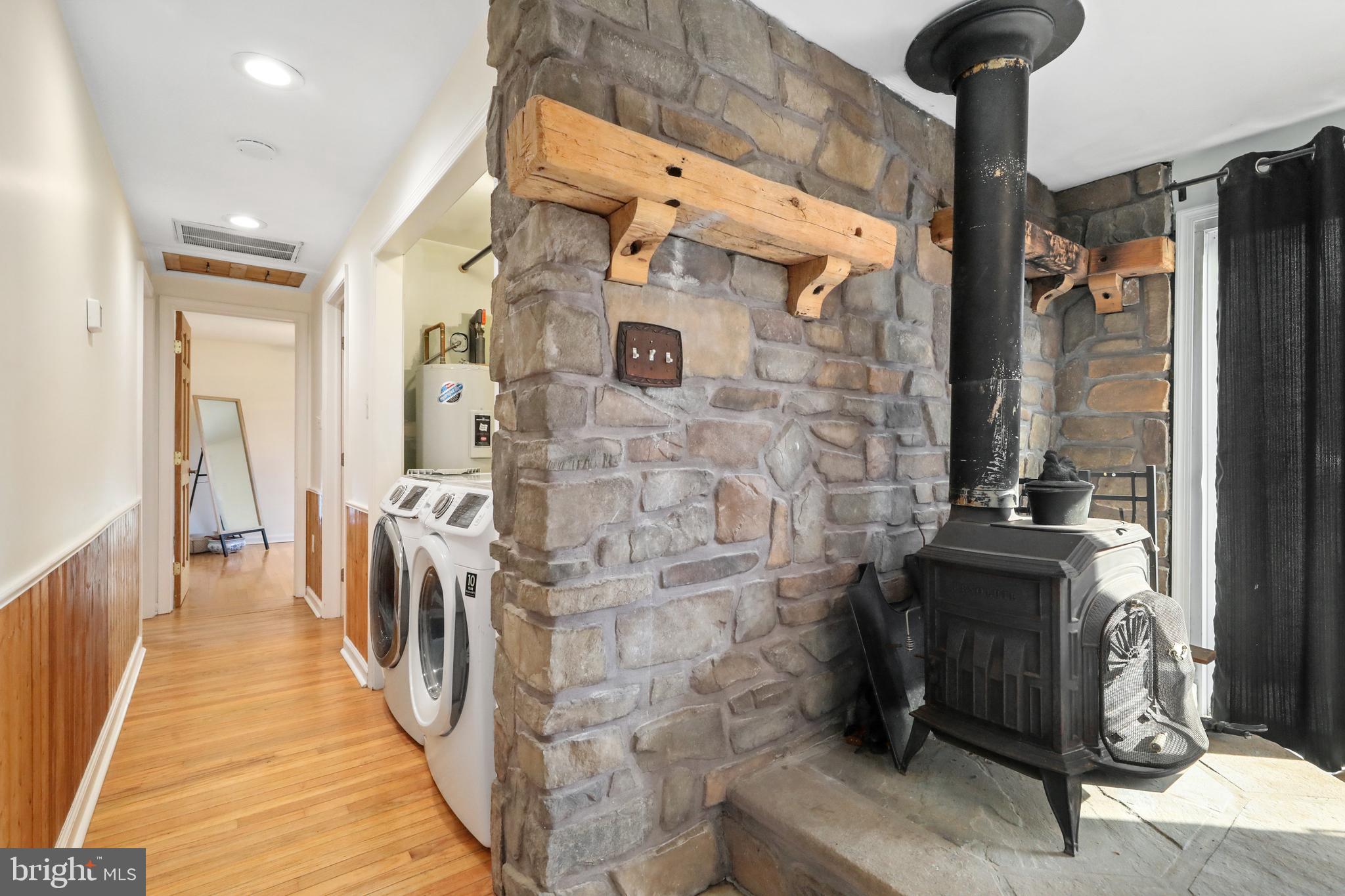 94 Skeet Road Medford, NJ 08055 - Photo 25 of 34 Hallway/stove