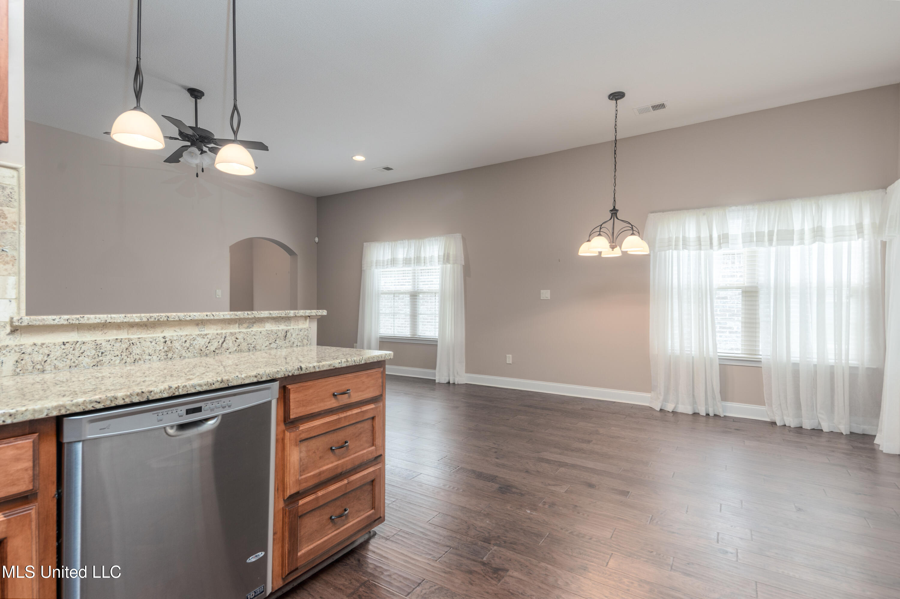 5891 Foxdale Loop Southaven, MS 38672 - Photo 12 of 28 12-FoxdaleLoop-16-Edit-8