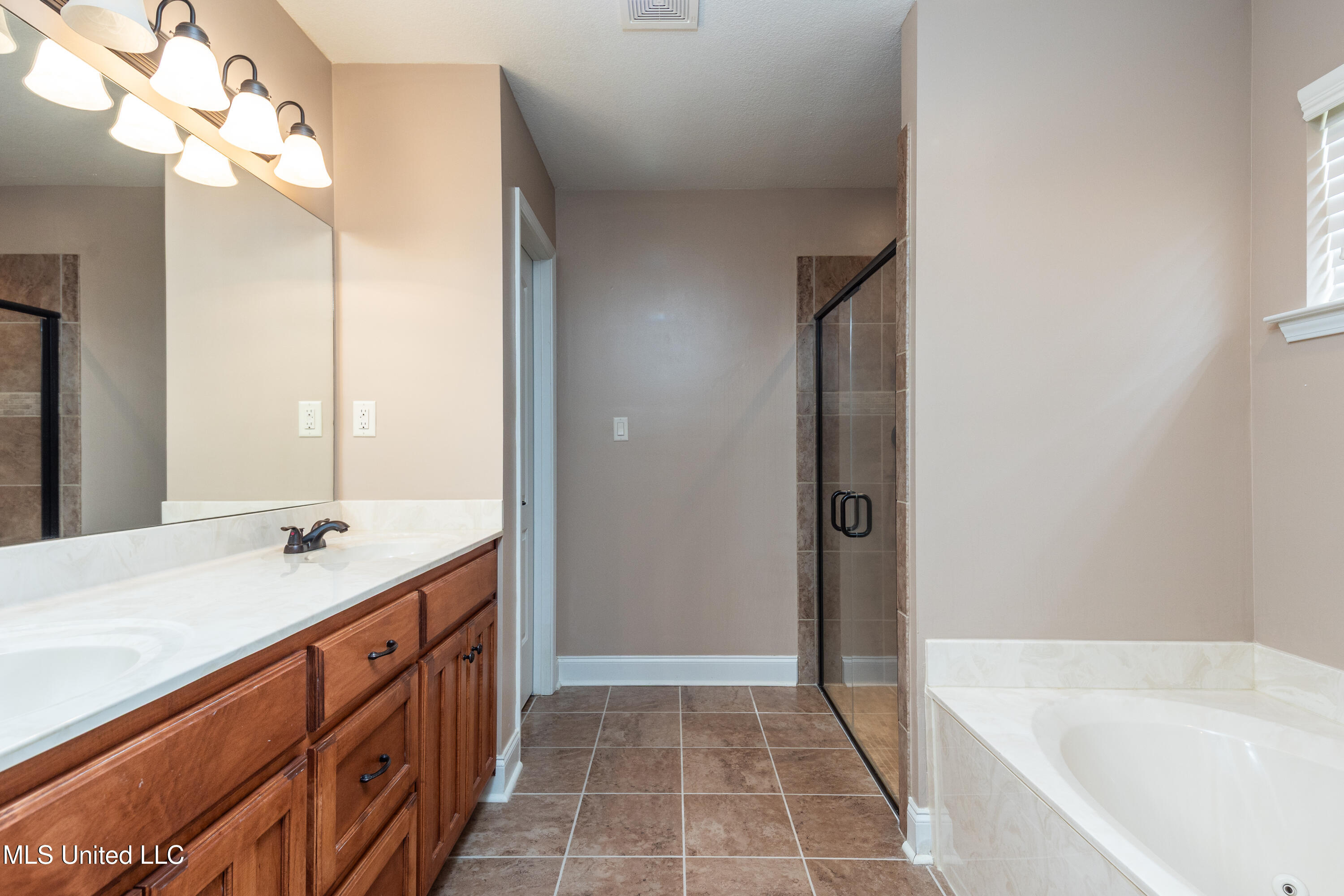 5891 Foxdale Loop Southaven, MS 38672 - Photo 15 of 28 18-FoxdaleLoop-29-15