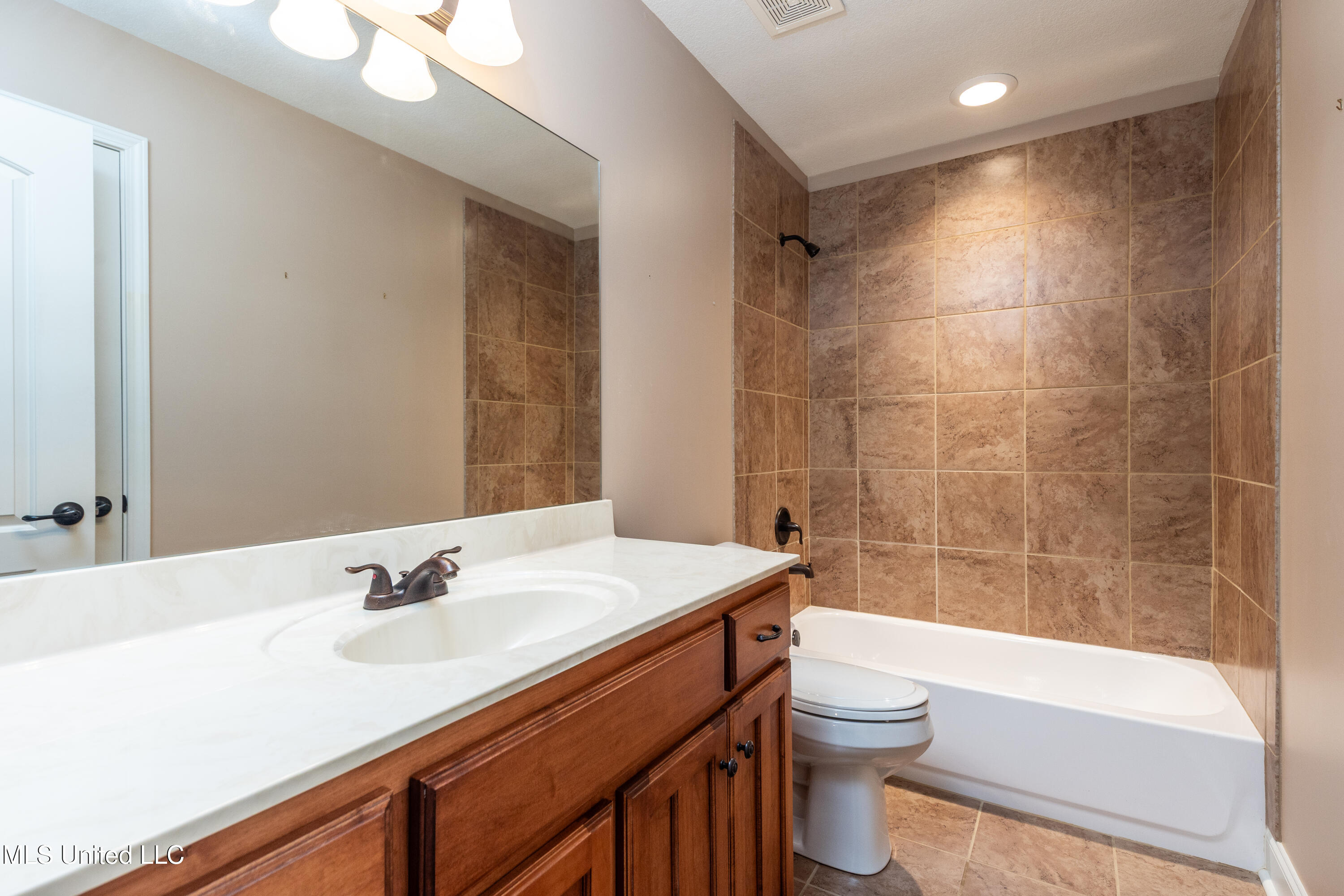 5891 Foxdale Loop Southaven, MS 38672 - Photo 16 of 24 22-FoxdaleLoop-33-19