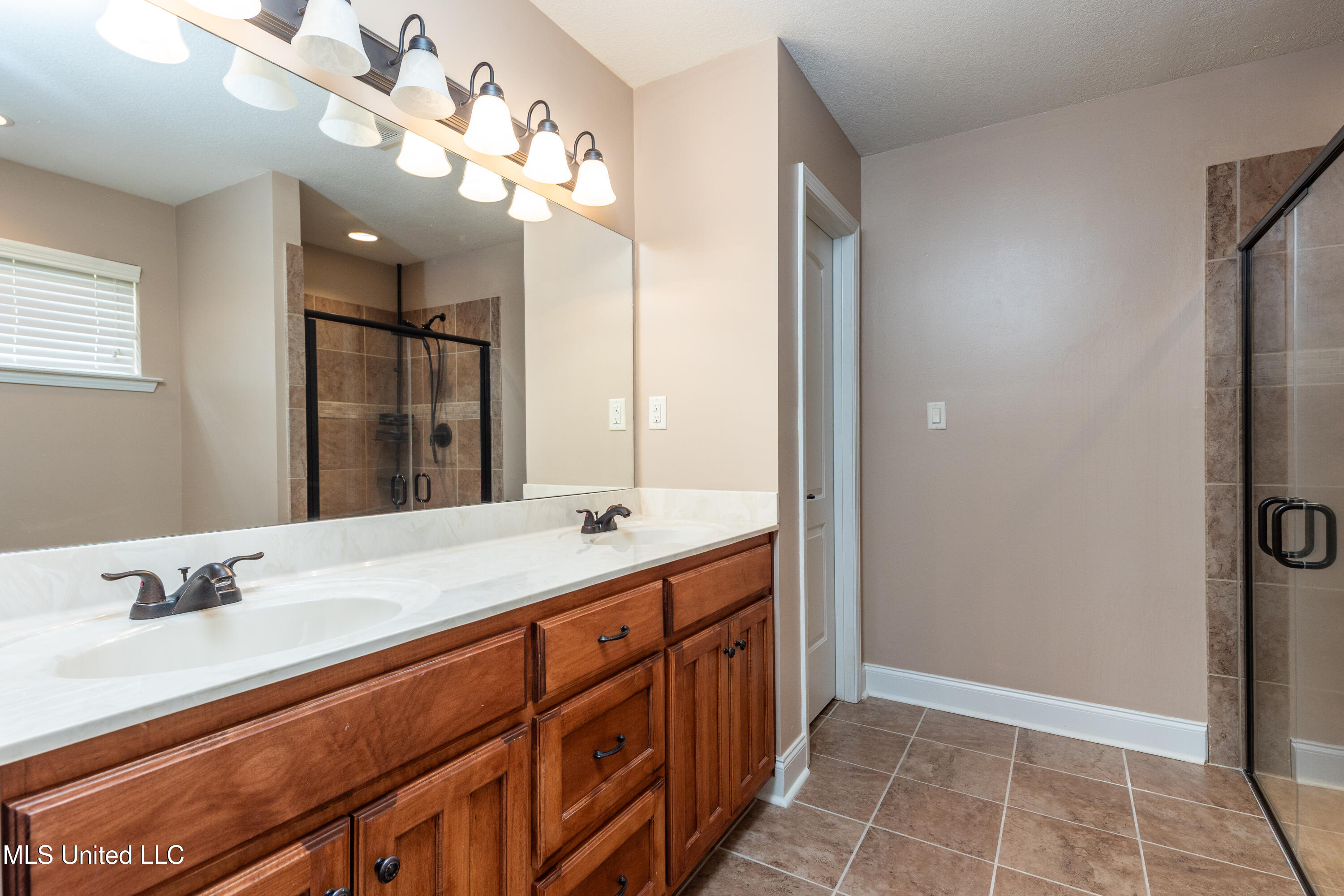 5891 Foxdale Loop Southaven, MS 38672 - Photo 16 of 28 19-FoxdaleLoop-30-16