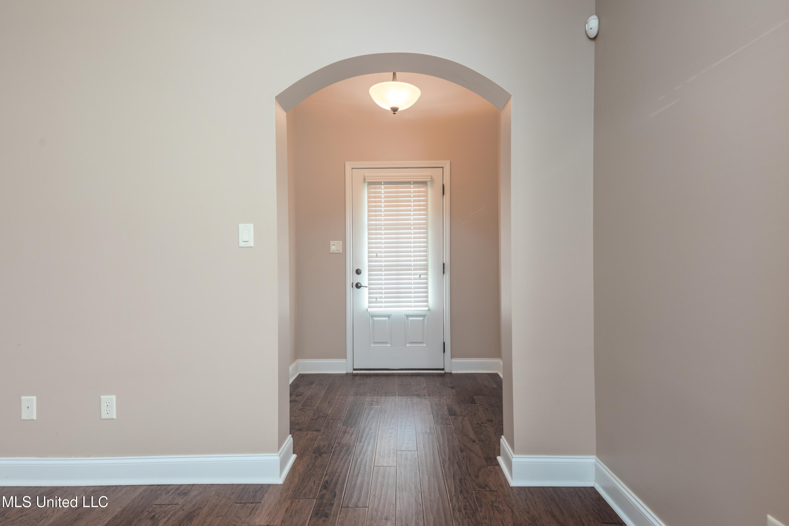 5891 Foxdale Loop Southaven, MS 38672 - Photo 3 of 28 13-FoxdaleLoop-18-Edit-9